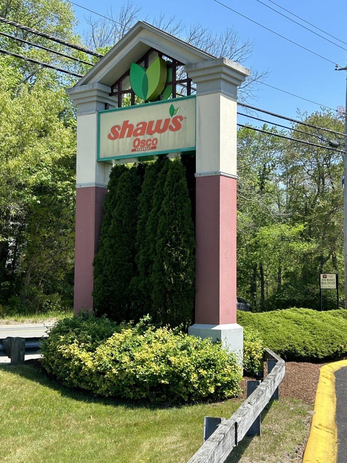 Shaw's Plaza Hanson